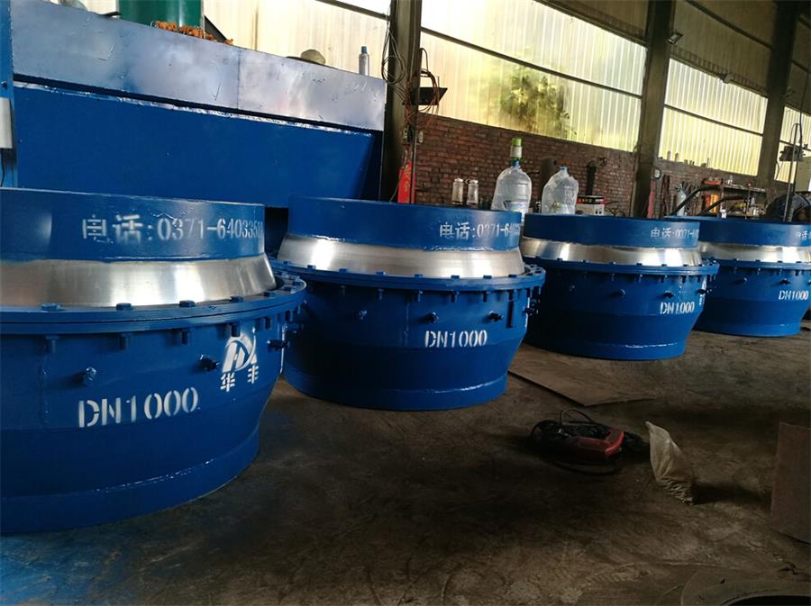 球形补偿器小2.jpg 球形补偿器小2.jpg
