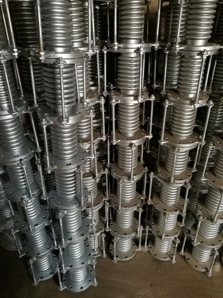 波纹补偿器