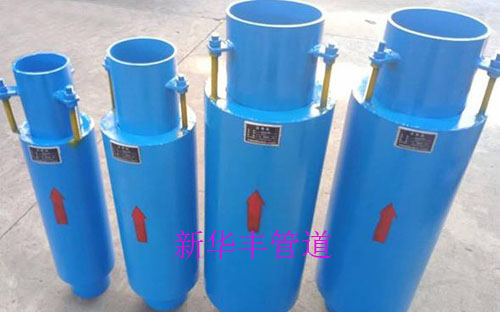 新型套筒补偿器主要用于保送高流速流体的管道.jpg